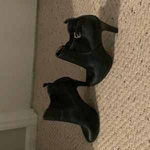 Tahari Boots
